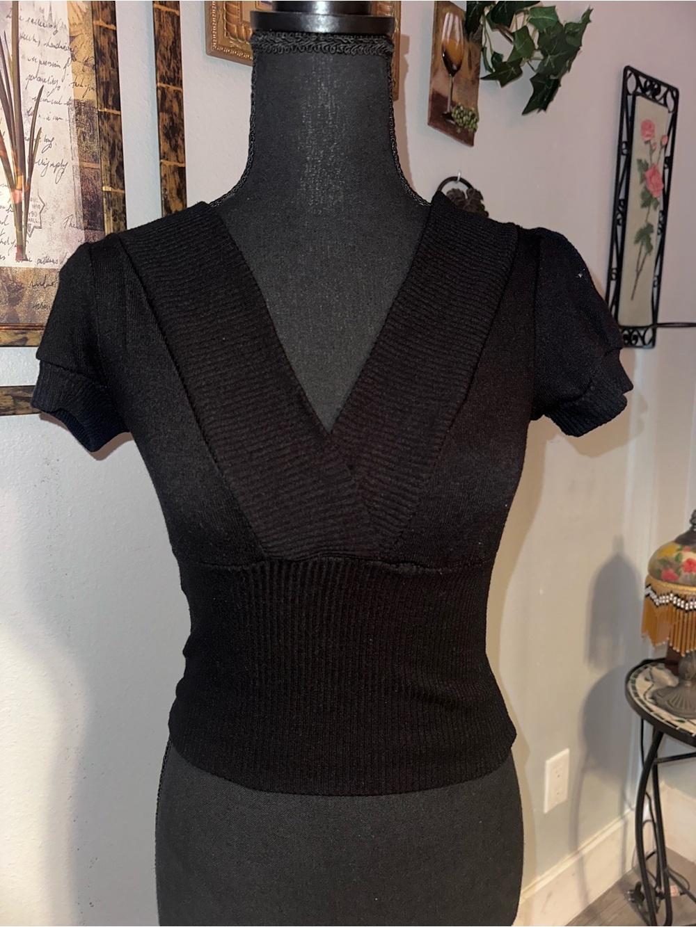 Vtg Y2K Body Central Black Ribbed Short Sleeve V-Neck Stretchy Top, S